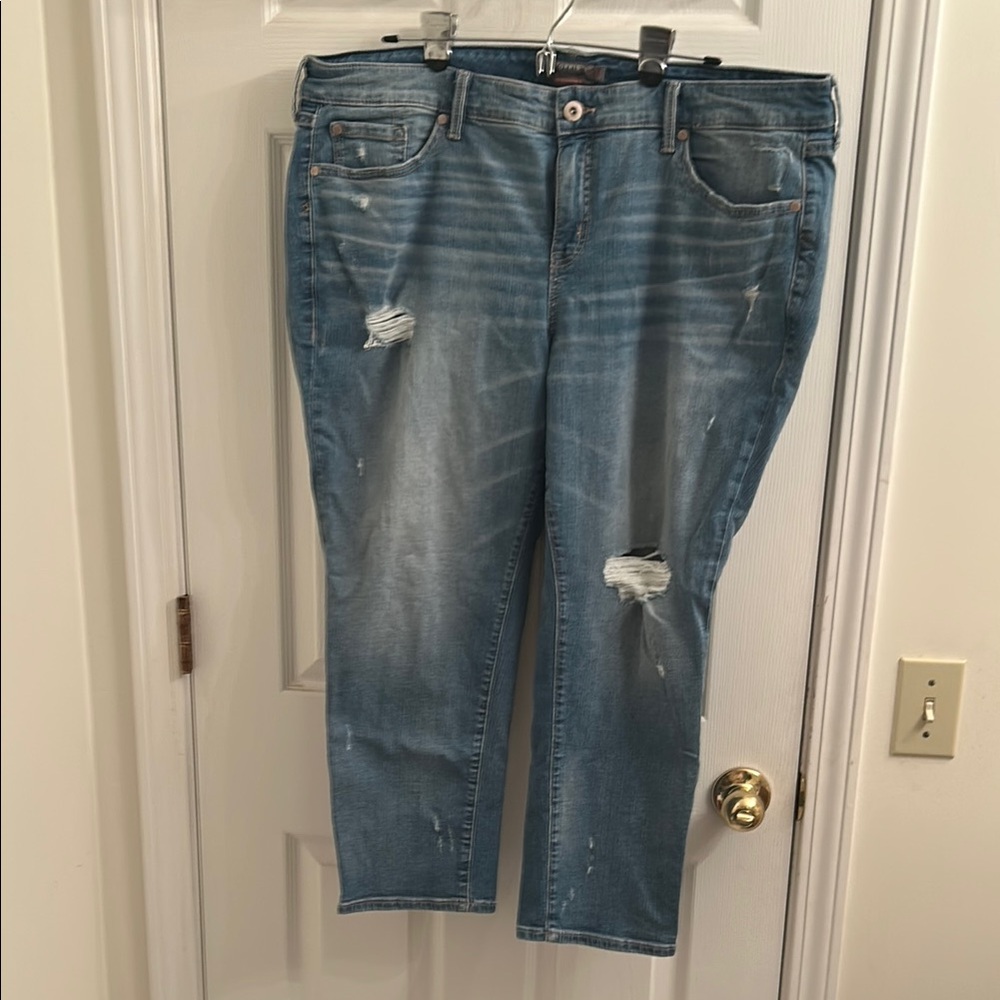 Torrid Blue Denim Distressed & Faded Boyfriend Straight Vtg Stretch Blue Jeans